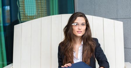 Nowe Google Glass to urządzenie zaprojektowane dla sektora biznesowego