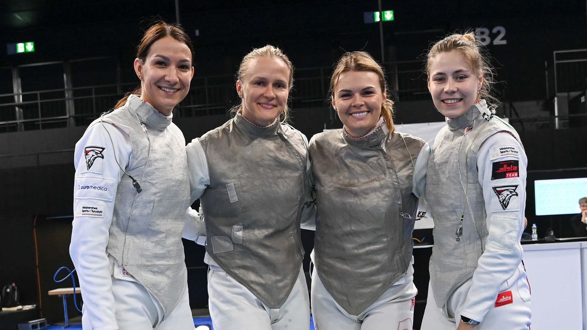 Materiały prasowe / Polski Związek Szermierczy / Na zdjęciu: drużyna Polski florecistek