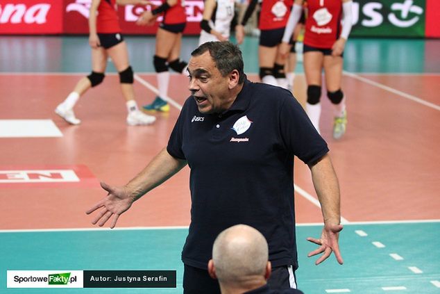 Trener Serwiński czterokrotnie doprowadził siatkarki Muszynianki do tytułu mistrzyń Polski