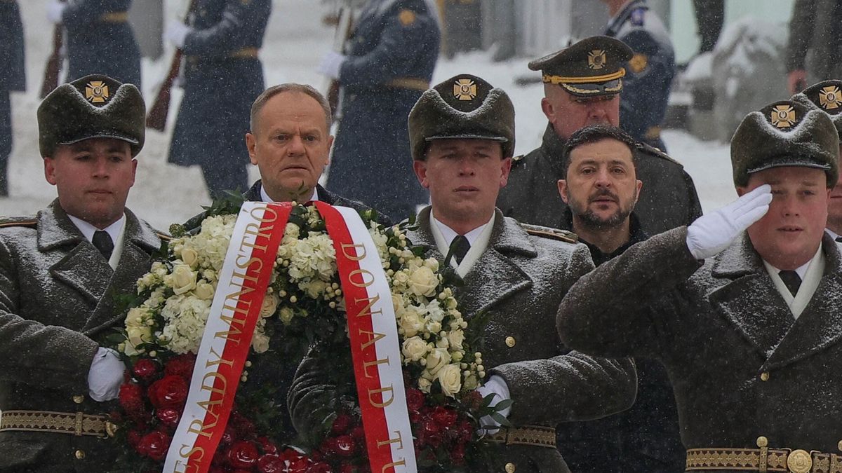 Tusk i Zełenski pod Ścianą Pamięci Poległych za Ukrainę 