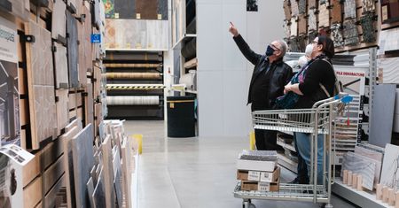 Planujesz remont? Fatalne wieści od producenta płytek. Zobacz, co cię czeka w marketach budowlanych