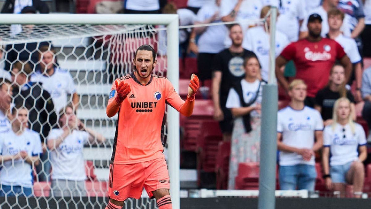 Getty Images / Lars Ronbog / FrontZoneSport / Na zdjęciu: Kamil Grabara