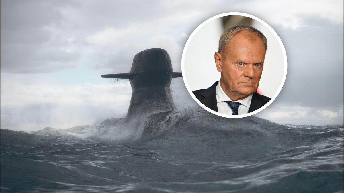 Okręt podwodny typu A26 oraz premier Donald Tusk