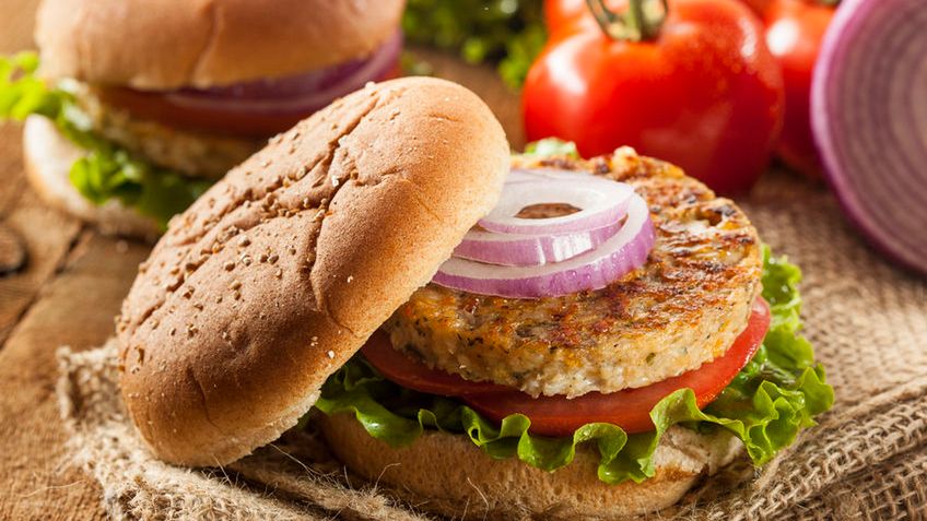Opiekane burgery z indyka (93% mięsa, 7% tłuszczu)