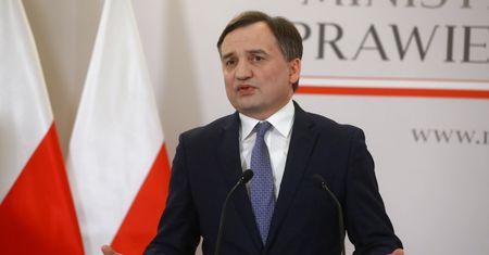 Ziobro przesadził? Wiceminister o ataku na Morawieckiego