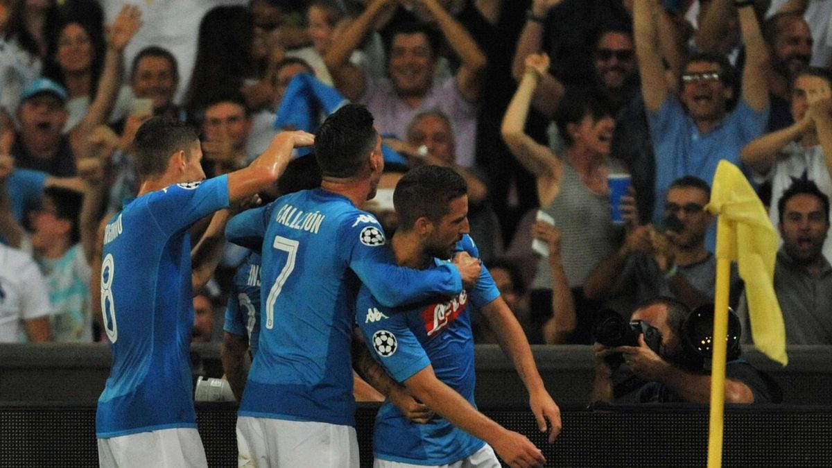 Piłkarze SSC Napoli cieszą się z gola