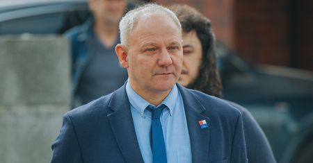 Dymisja po serii wulgarnych wpisów. Tusk zdecydował
