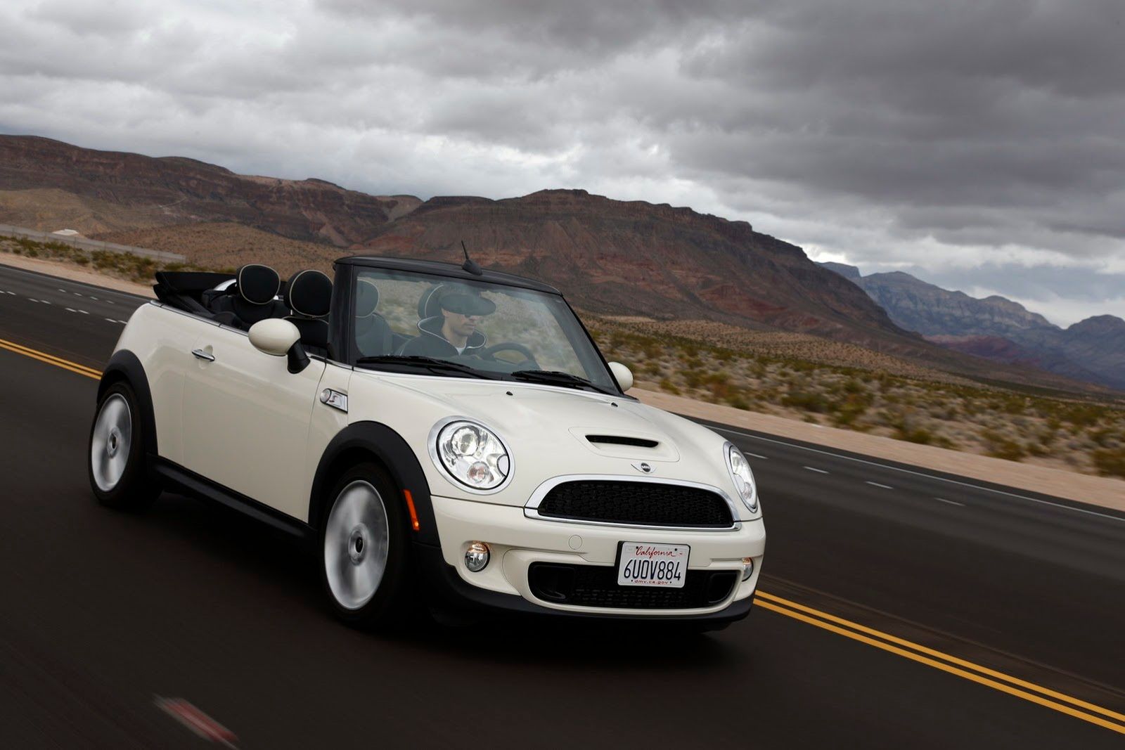 Galeria Mini jako celebracja sprzedaży półmilionowego egzemplarza w USA 258