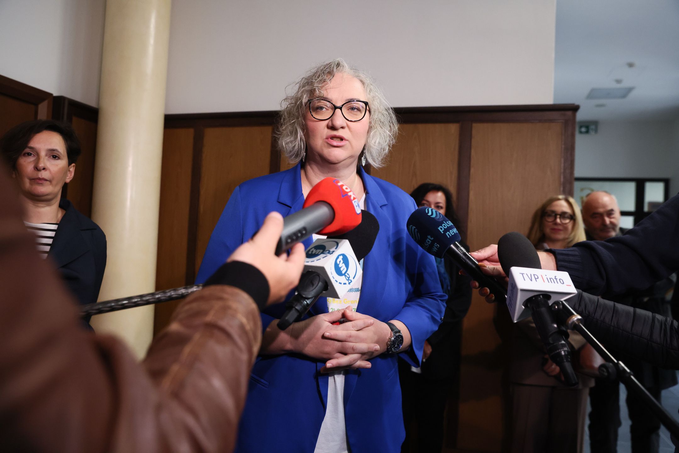 Marta Lempart
Warszawa, 03.10.2024. Liderka Strajku Kobiet Marta Lempart podczas wypowiedzi na korytarzu S�du Okr�gowego w Warszawie, 3 bm. S�d og�osi� wyrok w procesie dot. protest�w po wyroku Trybuna�u Konstytucyjnego w sprawie aborcji. (ad) PAP/Leszek Szyma�ski
Leszek Szyma�ski
aborcja, liderki, organizacja, prawo, proces, protesty, rozprawa, S�d Okr�gowy, s�downictwo, sprawa karna, strajk kobiet, TK, wyrok TK