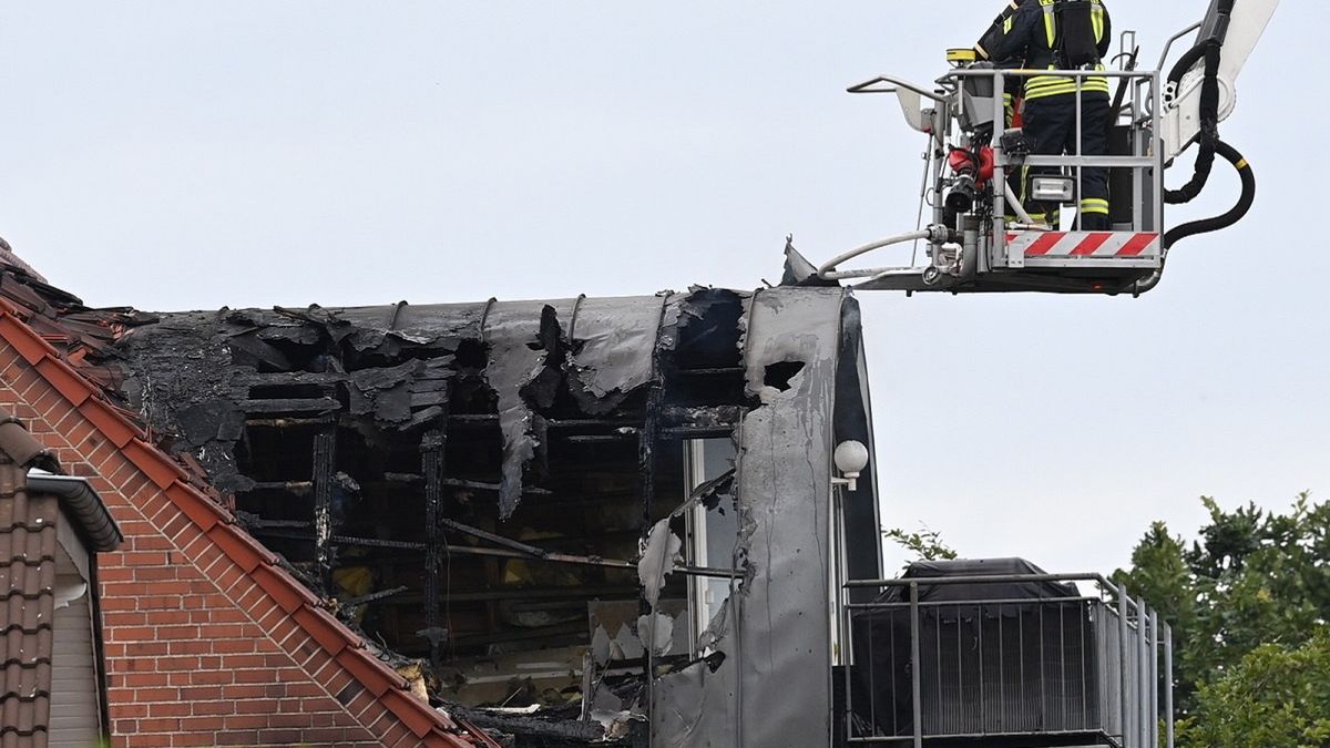 Samolot uderzył w budynek