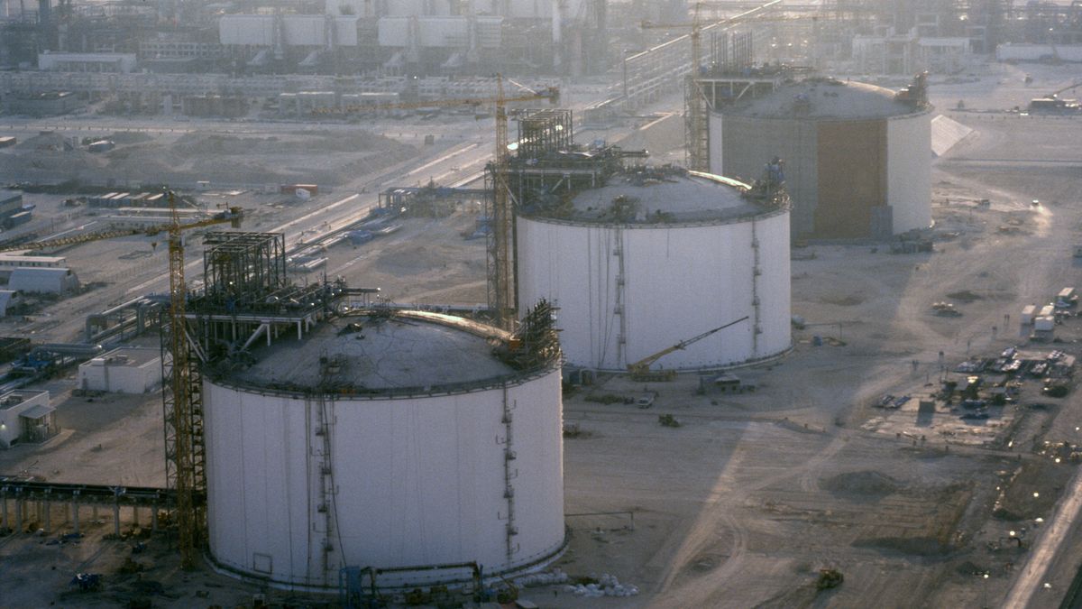 Aerial views of Qatar's Ras Laffan LNG export complex, the world's largest, processing gas from the massive offshore North Field (shared with Iran), which accounts for roughly 20% of the global supply of liquefied natural gas, Ras Laffan, Qatar, 1996. (Photo by Barry Iverson/Getty Images)