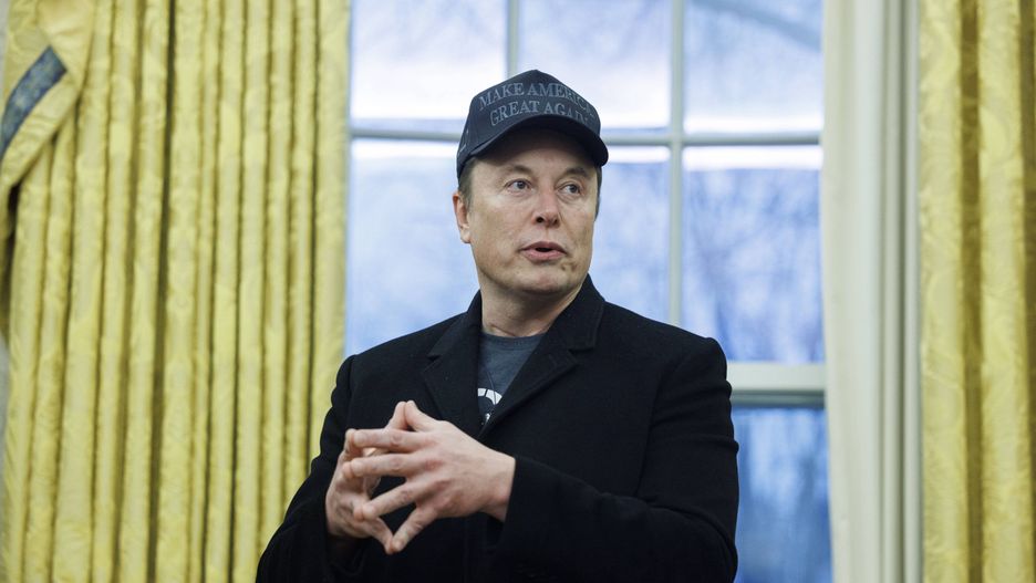 US President Trump Meets with Elon Musk in Oval Office
epa11889332 US entrepreneur and U.S. special government employee Elon Musk gives remarks to the media in the Oval Office of the White House, as he meets with US President Donald J. Trump in the Oval Office of the White House, as he meets with Elon Musk (L), in Washington, DC, USA, 11 February 2025.  EPA/Aaron Schwartz / POOL 
Dostawca: PAP/EPA.
Aaron Schwartz / POOL
maga, cap