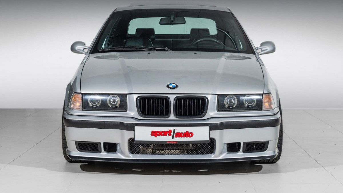 Wygląda niepozornie jak na samochód z V12 pod maską