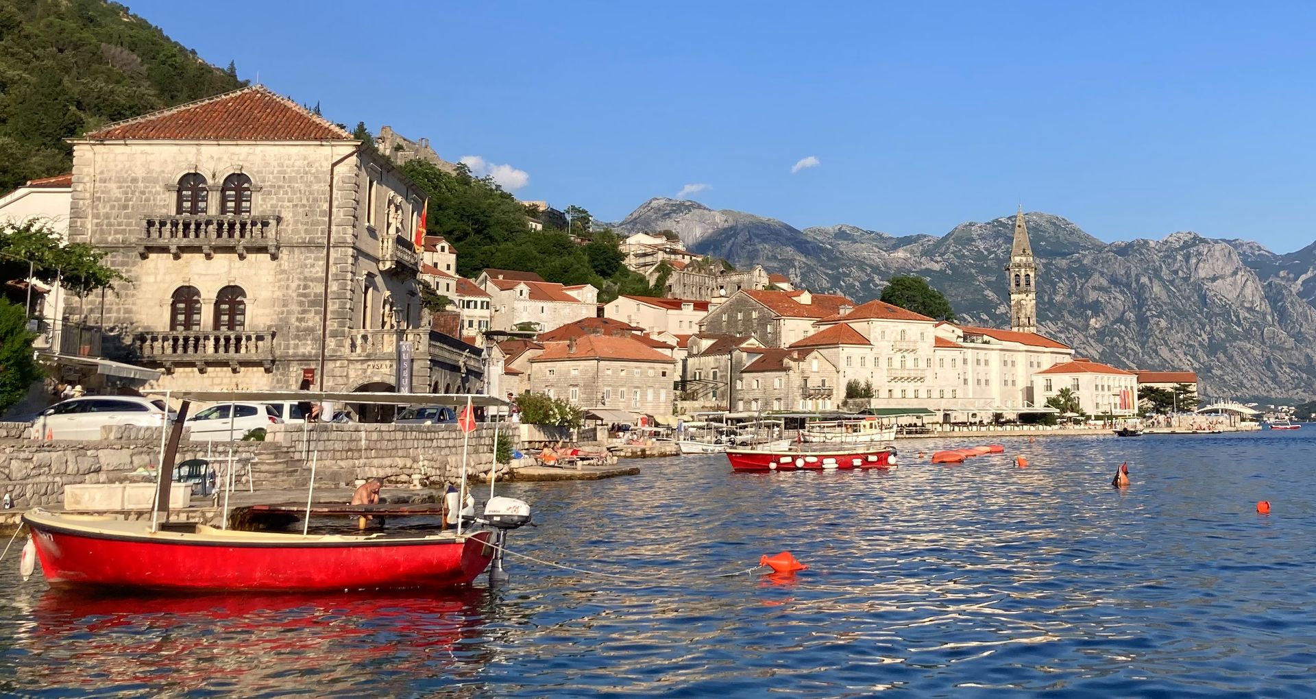 Perast widziany od strony wody