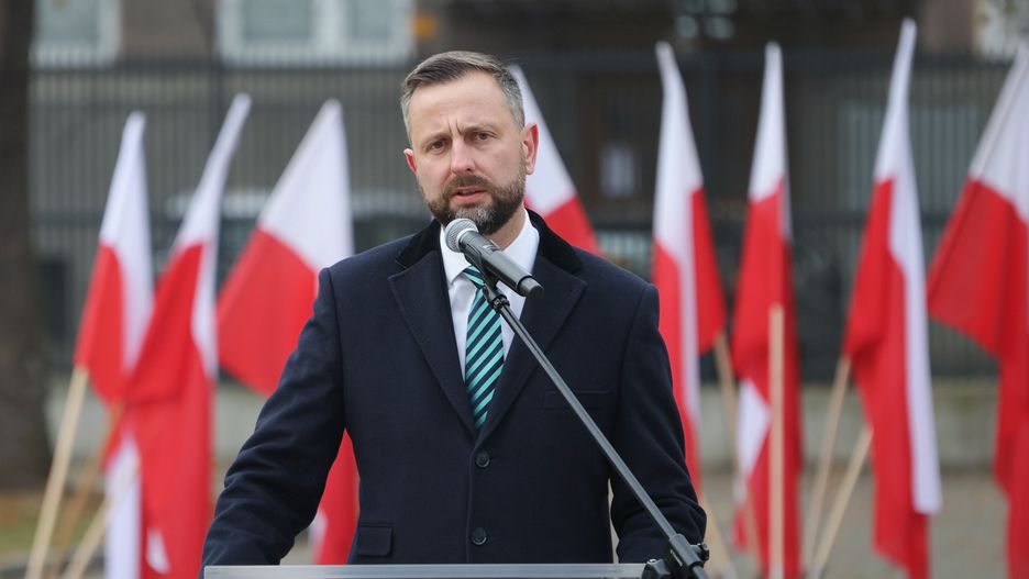 Warszawa, 25.10.2024. Wicepremier, minister obrony narodowej Władysław Kosiniak-Kamysz przemawia na obchodach 106. rocznicy powołania Sztabu Generalnego Wojska Polskiego, 25 bm. w siedzibie Sztabu przy ul. Rakowieckiej w Warszawie. Szef MON poinformował o zakończeniu na etapie resortowym prac nad projektem ustawy o Karcie Rodziny Wojskowej i rozpoczęciu procedury legislacyjnej. (aldg) PAP/Paweł Supernak