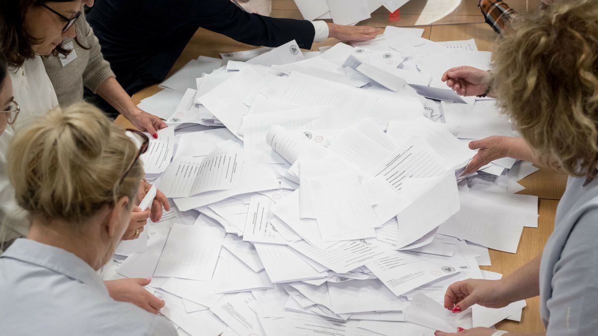 Wybory prezydenckie 2025 - liczenie glos�w
18.05.2025 Gdansk Wybory prezydenckie, otwarcie urn wyborczych fot. Wojciech Strozyk/REPORTER
Wojciech Strozyk/REPORTER