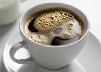 Wsyp do porannej kawy te dwa składniki. Doda energii i pomoże obniżyć cholesterol