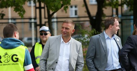 Nowe zarzuty dla Bąkiewicza. Prokuratura rozszerza oskarżenia