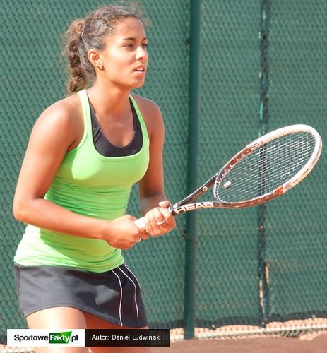 Pernilla Mendesová zaczynała od kwalifikacji, ale jest już w ćwierćfinale ITF Bella Cup
