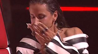 "The Voice of Poland 16". Michał Szpak PRZEKLĄŁ NA WIZJI. Jego reakcja mówi wszystko