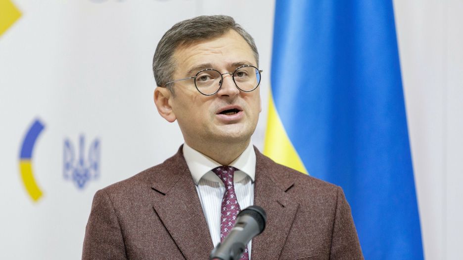 Kułeba alarmuje Zachód. "Era pokoju się skończyła"