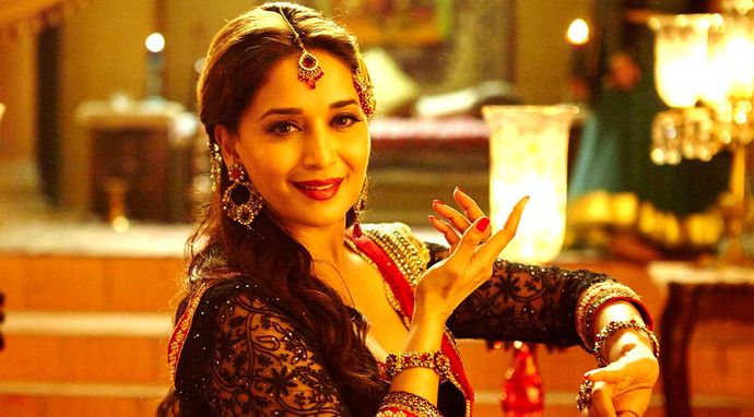 Głośno i z przytupem