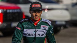 Żużel. Zawodnik Włókniarza w centrum kuriozum. Klub podjął ważną decyzję