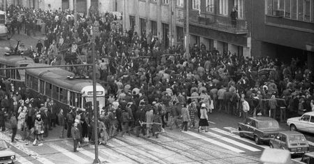 Dług stanu wojennego. Trzech wydawców wystąpiło do rządu o rekompensaty