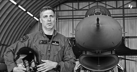 Rodzina i zespół pilota F-16 apelują o usuwanie filmów z katastrofy