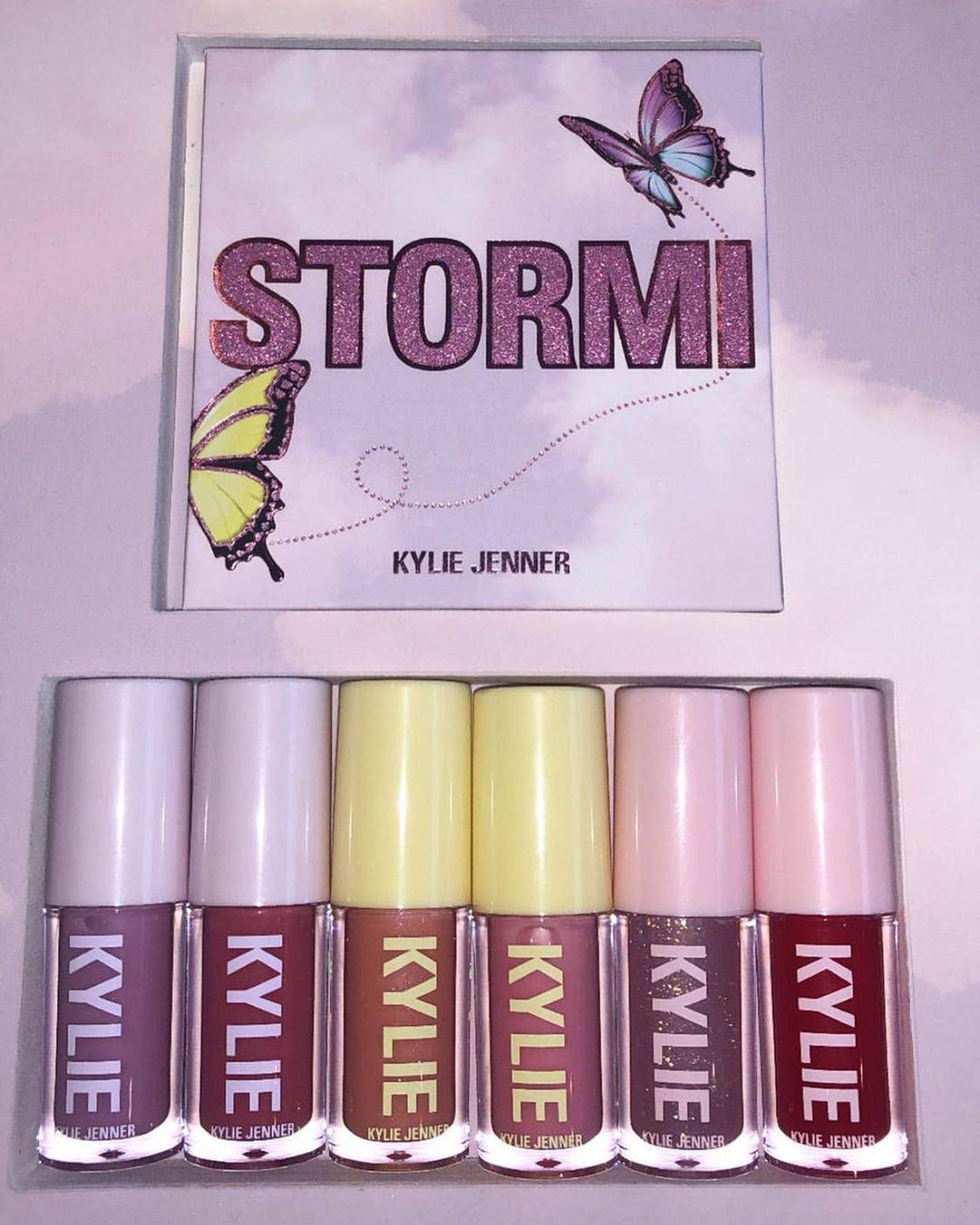 Kosmetyki Stormi, Instagram
