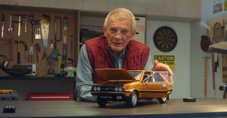 Model samochodu Borewicza trafia do kiosków. Lepiej kupić prawdziwego poloneza