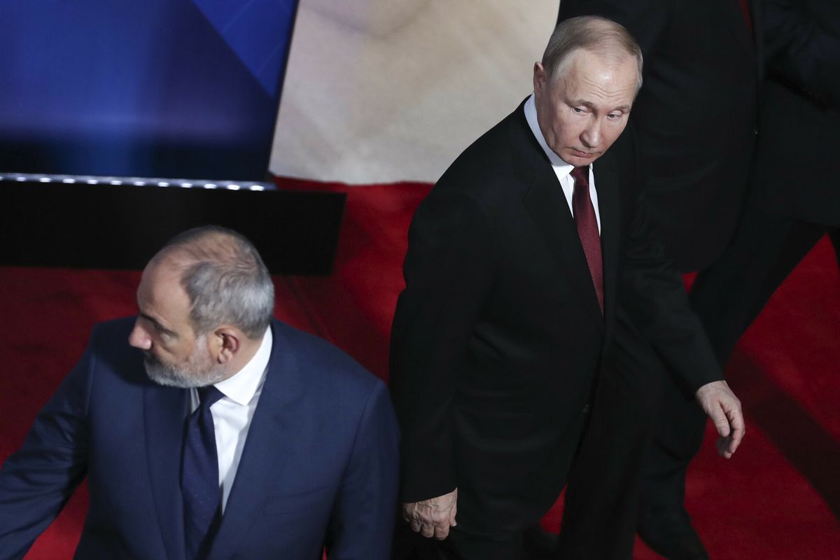 Na zdjęciu premier Armenii Nicol Paszynian i rosyjski dyktator Władimir Putin 