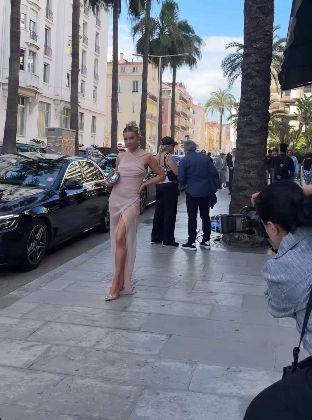 Maffashion paraduje po Cannes w odważnej stylizacji