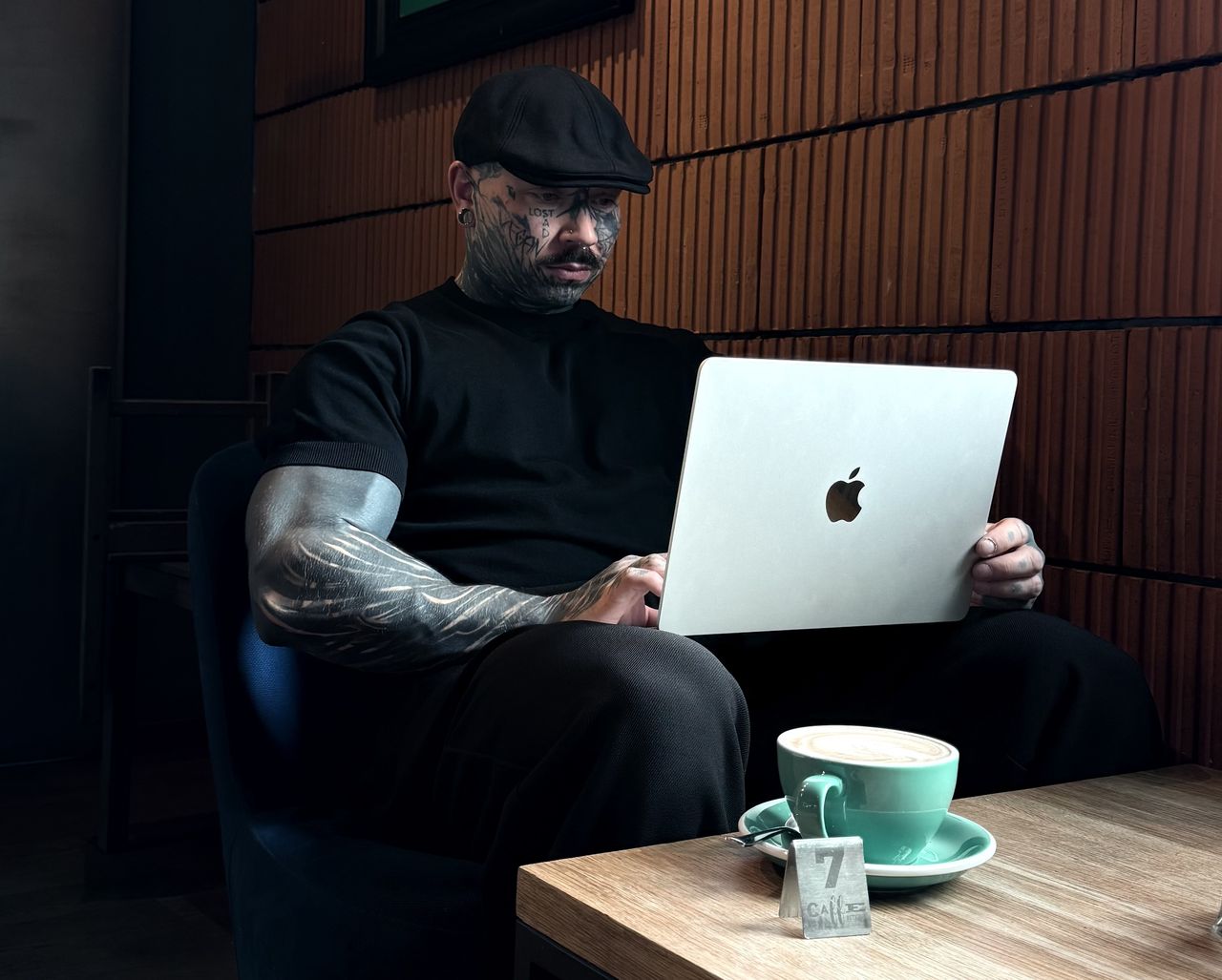 "To jedyna słuszna droga". Pomazany Trener o mięśniach zbudowanych bez mięsa