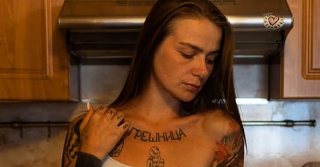 Rozbierane zdjęcie pod katedrą. Modelka została aresztowana