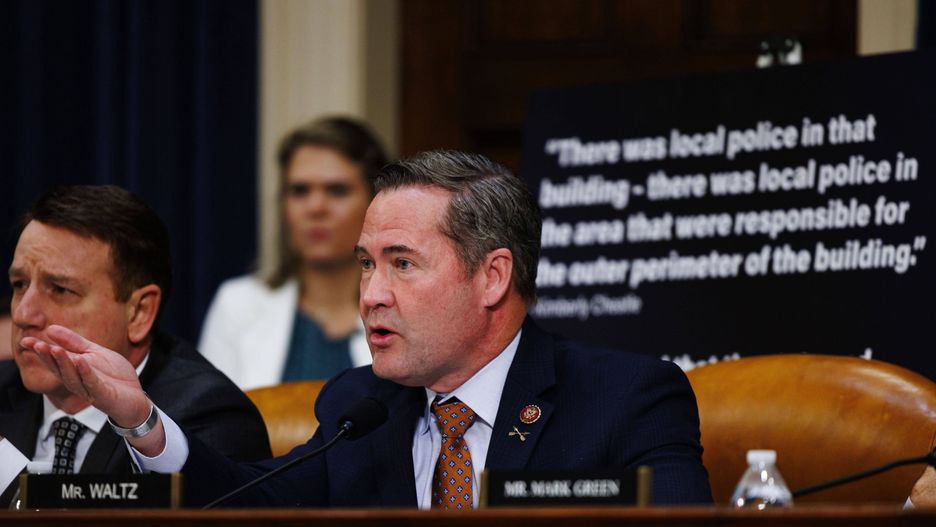 House hearing on intelligence failures around first Trump assassination attempt
epa11626402 Rep. Michael Waltz (R-FL) speaks during the House Task Force on the Attempted Assassination of Donald J. Trump Committee hearing on Capitol Hill in Washington, DC, USA, 26 September 2024. Speaker of the House Mike Johnson has said that the task force will be expanded to include the second foiled assassination attempt on Republican Presidential nominee former President Trump that took place in Florida.  EPA/AARON SCHWARTZ 
Dostawca: PAP/EPA.
AARON SCHWARTZ
Donald Trump, assassination attempt, US House, task force, hearing