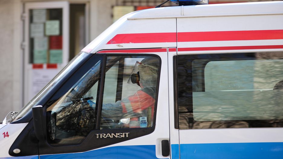 Koronawirus w Polsce. Zmarł ratownik pogotowia medycznego w Radomiu.