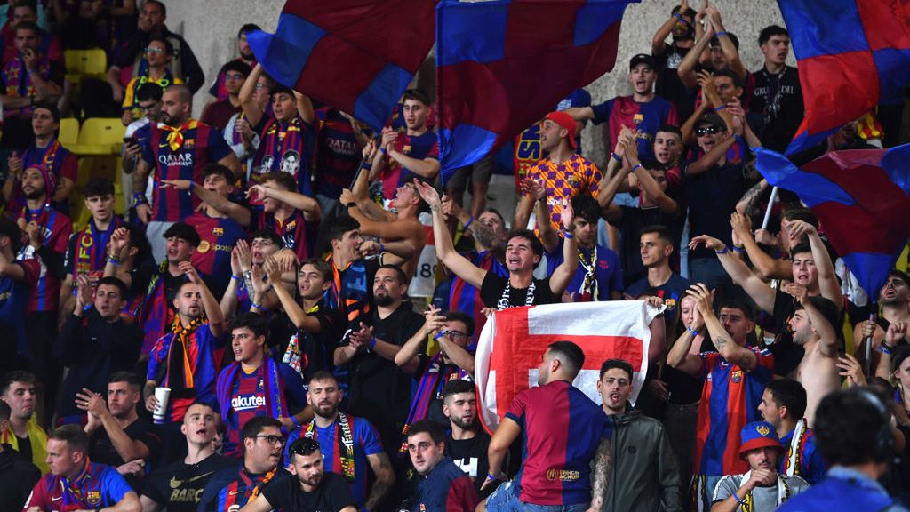 Getty Images / Chris Ricco - UEFA/UEFA via Getty Images / Na zdjęciu: fani FC Barcelony