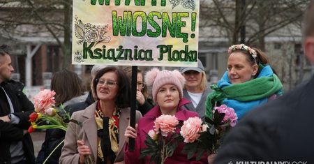 Wiosna już w Płocku, Marzanna popłynęła w dół Wisły