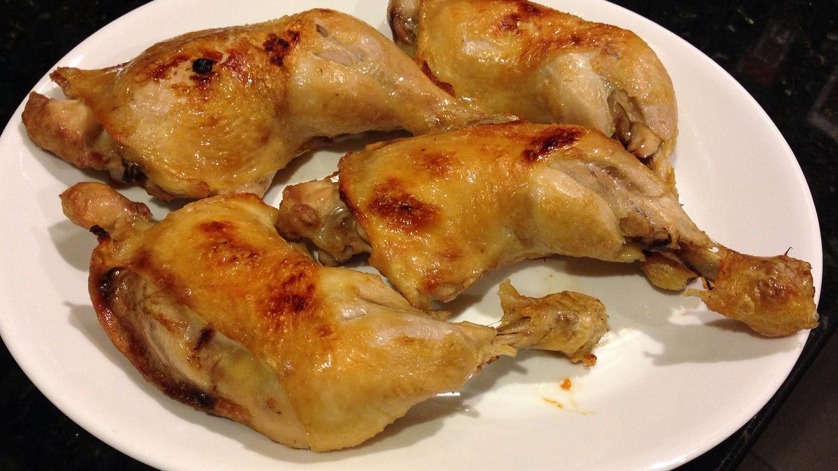 Opiekany udziec z kurczaka w roztworze (samo ciemne mięso)