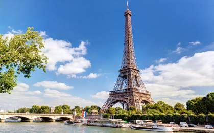 Pięć hoteli w Paryżu organizuje wakacyjną akcję "płać, ile chcesz"