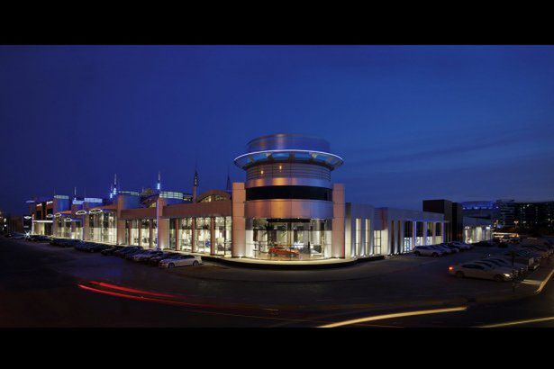 Największy salon BMW otwarty w Abu Zabi!