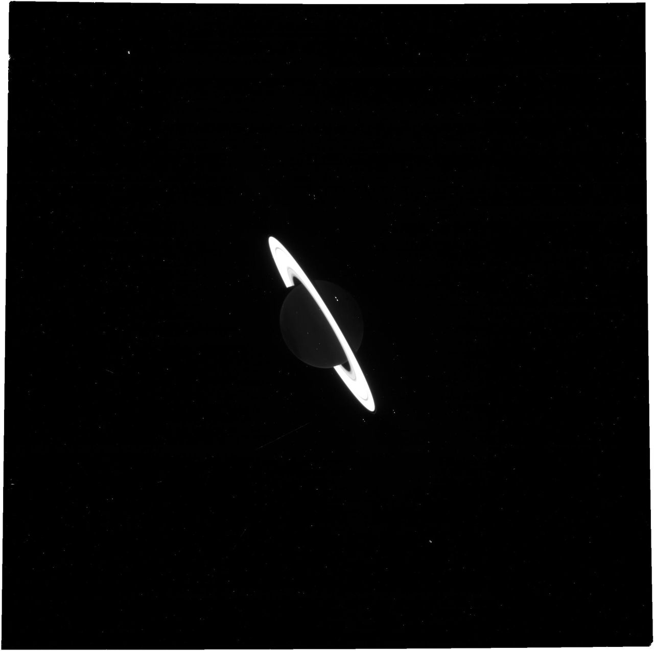 Saturn sfotografowany z filtrem F323N.