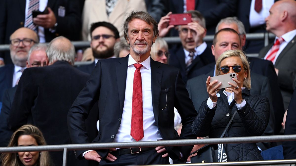 Getty Images / Mike Hewitt / Na zdjęciu: Jim Ratcliffe (w środku)