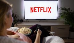 Te platformy streamingowe odwiedza najwięcej Polaków. Telewizje na wakacjach, więc zyskały Netflix i CDA Premium