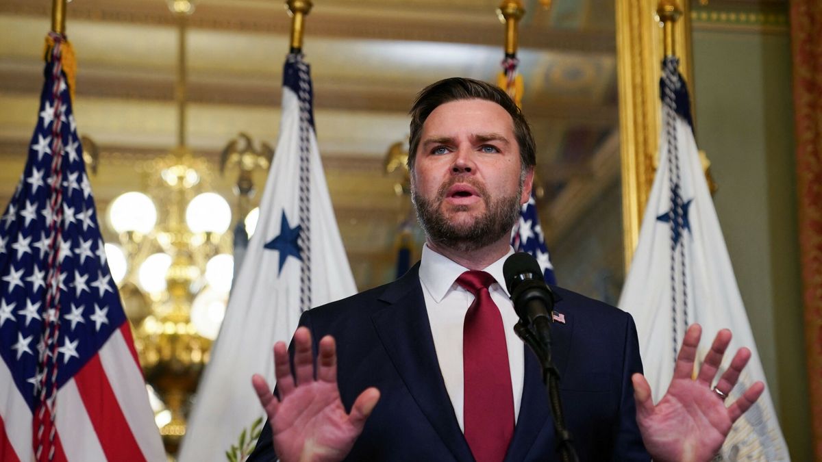 Temporary
US Vice President J.D. Vance speaks before swearing in Marco Rubio as Secretary of State, in the Vice President's ceremonial office at the White House in Washington, DC, on January 21, 2025. The US Senate unanimously approved Marco Rubio as Secretary of State on January 20, putting the fellow senator on the front line of President Donald Trump's often confrontational diplomacy. (Photo by ALLISON ROBBERT / AFP)
ALLISON ROBBERT