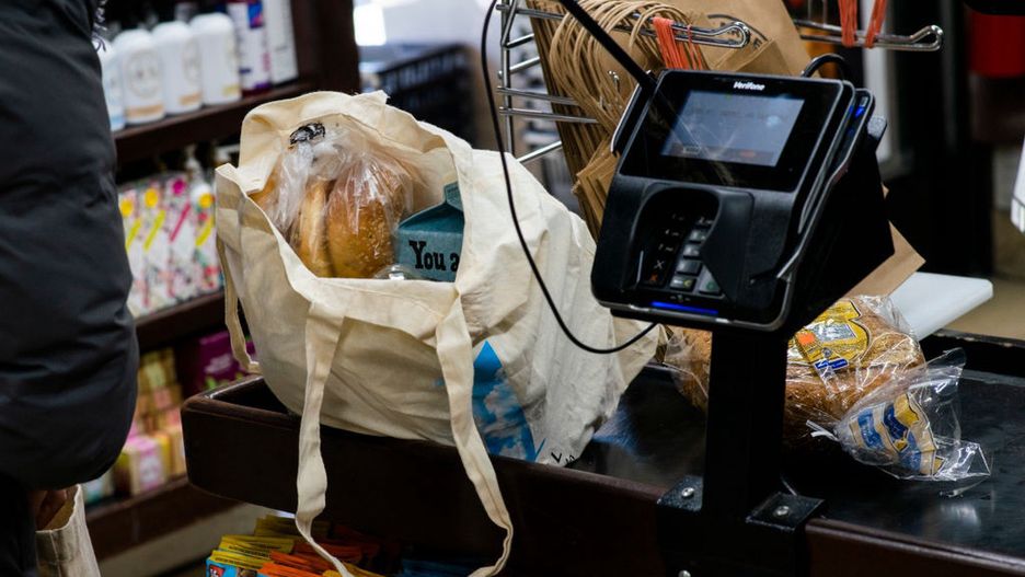 Miłośników stylu życia zero waste epidemia koronawirusa wystawia na ciężką próbę