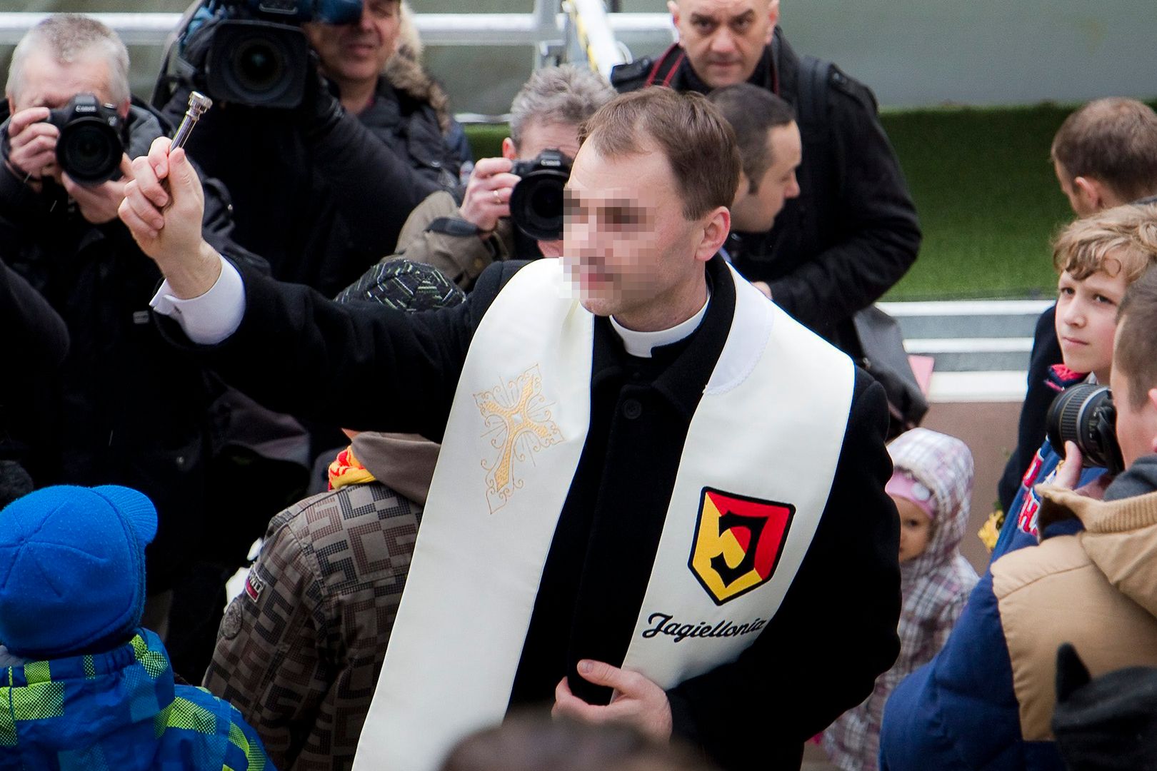 Obsceniczne wiadomości księdza z białostockiej kurii. "To się nazywa dar boży!"