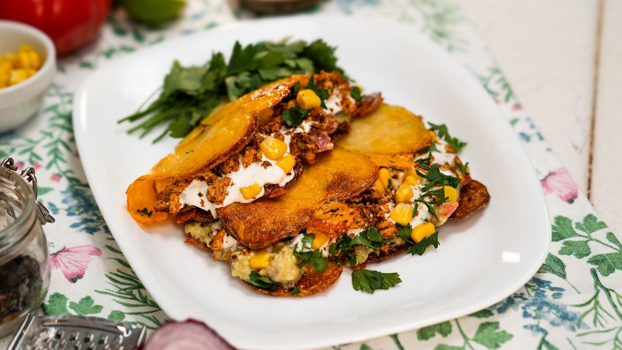 Potato sandwiches with guacamole: A Canadian twist on tacos