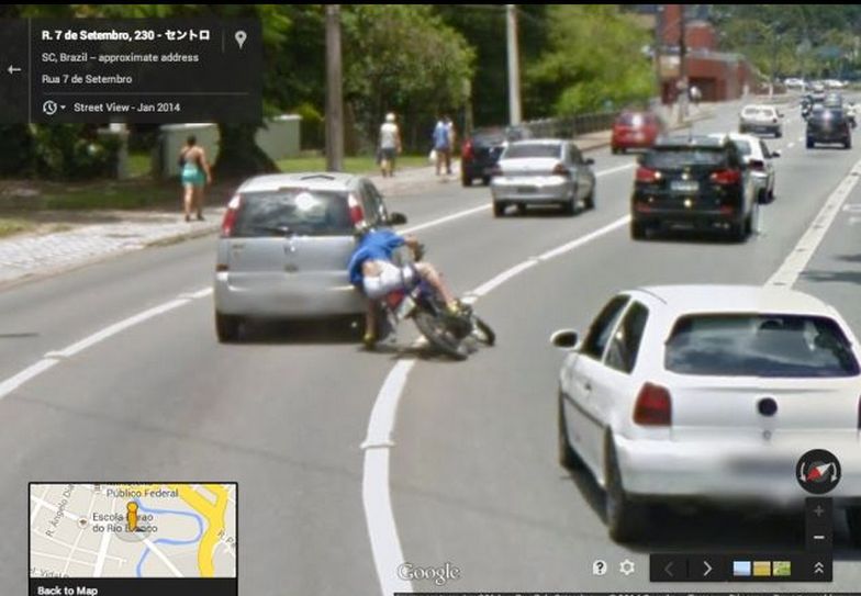 Wypadek motocyklowy na Google Street View 3